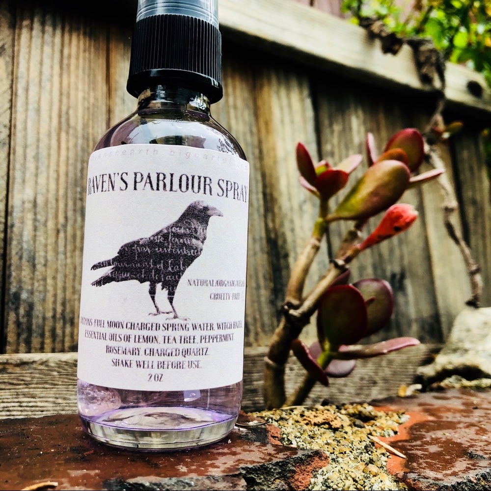 Raven’s Parlour Spray 🖤 Smells so pretty!
